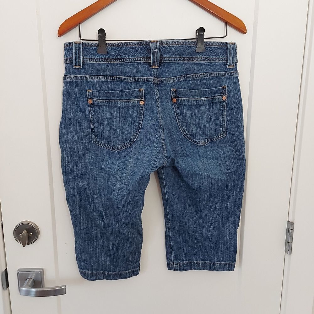 LEE Knee Length Shorts Size 10P - Picture 2 of 3